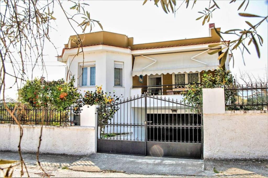 Villa Myrsini' S House Néa Péramos Exterior foto